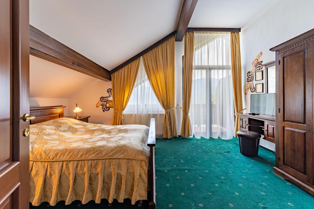 سِنايا Hotel Regal المظهر الخارجي الصورة