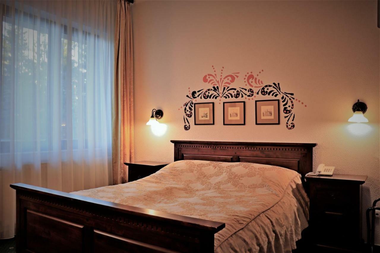 سِنايا Hotel Regal المظهر الخارجي الصورة